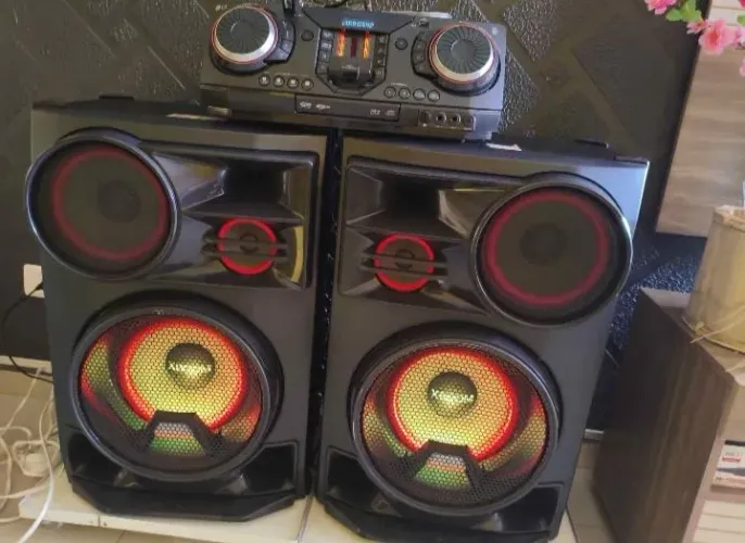 Vende se LG xboom 3500 whats
