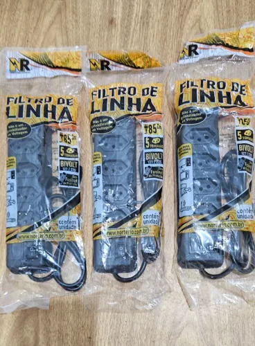 Extensão filtro de linha 5 tomadas tripolar 10 Amperes com fusível com liga desl. - Entreg