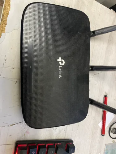 Roteador Wi-Fi tp link três antenas