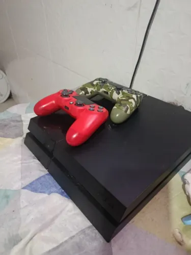 PS4 EM OTIMO ESTADO