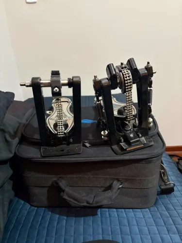 Pedal Duplo Bumbo Mapex Falcon PF1000TW com Bag e Peso Ajustável