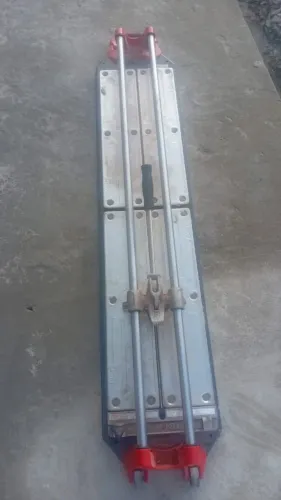 RISCADEIRA SEMI NOVA
