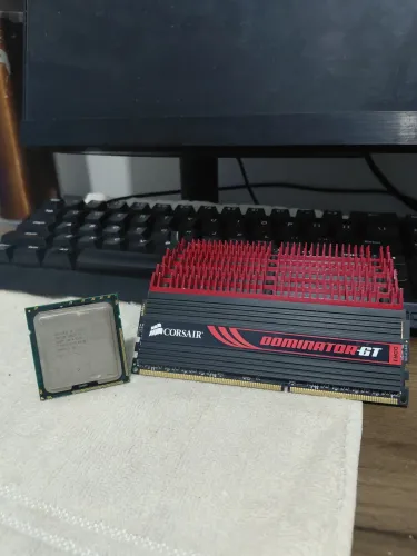 Combo Core i7-930 + 8GB Corsair DDR3