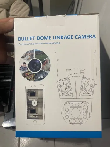 câmera de segurança IP WiFi com três lentes.