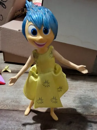 Divertidamente - Boneca Alegria importada