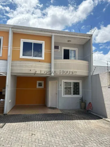 Sobrado à venda em Curitiba, Uberaba, com 3 quartos, 96m²