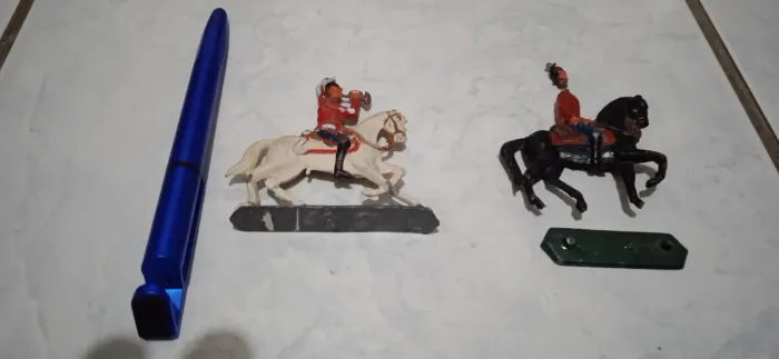 2 soldadinhos de chumbo cavalariços