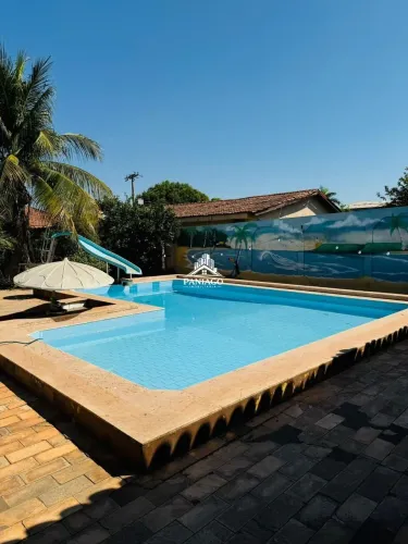 Casa com 5 quartos sendo 3 suites e 2 salas amplas