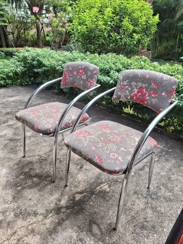 Cadeiras de inox em bom estado 