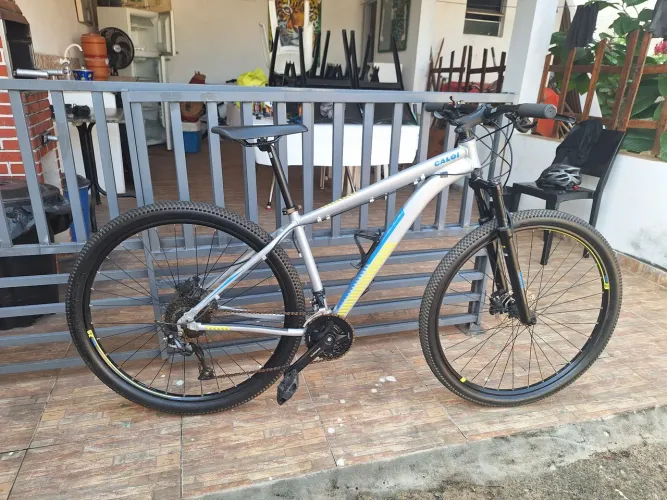 Bicicleta Caloi Atacama Aro 29 - Kit Shimano Altus 27v e Freio Hidráulico
