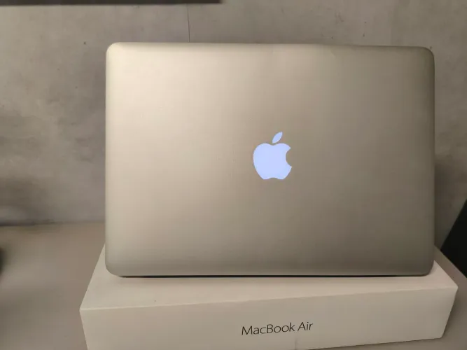 MacBook Air I5