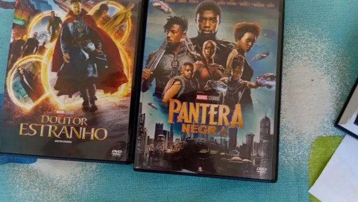Vendo DVDs Thor, Capitão América, Dr Estranho, Pantera Negra, Mulher Maravilha, Anjos e, d