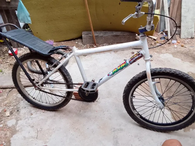 Vende-Se Bicicleta Aro 20 Pequena