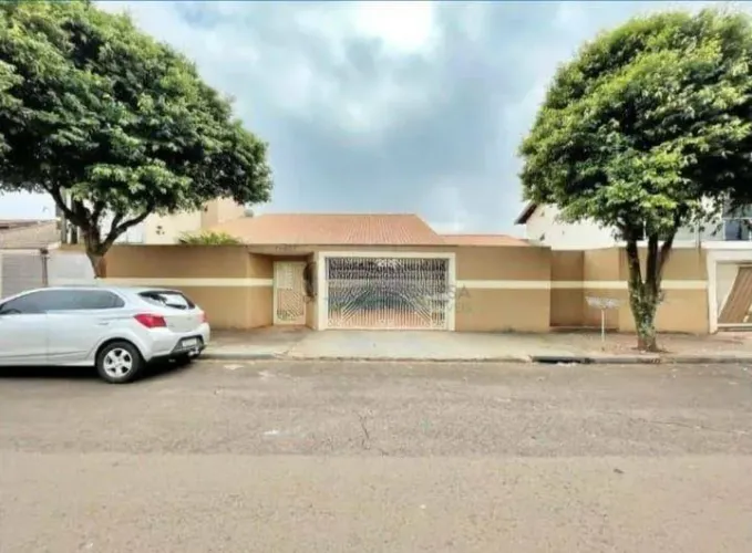 Casa à venda com 4 Quartos , 267 m² por R$ 980.000 - Jardim Pérola Zona Leste- Londrina/PR