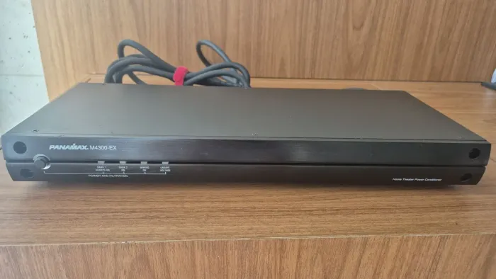 Condicionador de Energia Panamax M4300-EX 