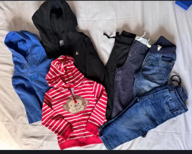 Lote de roupas multimarcas menino 18 e 24 meses