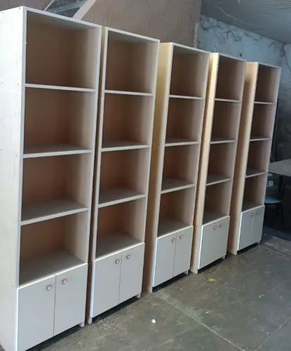Armário branco novo à pronta entrega