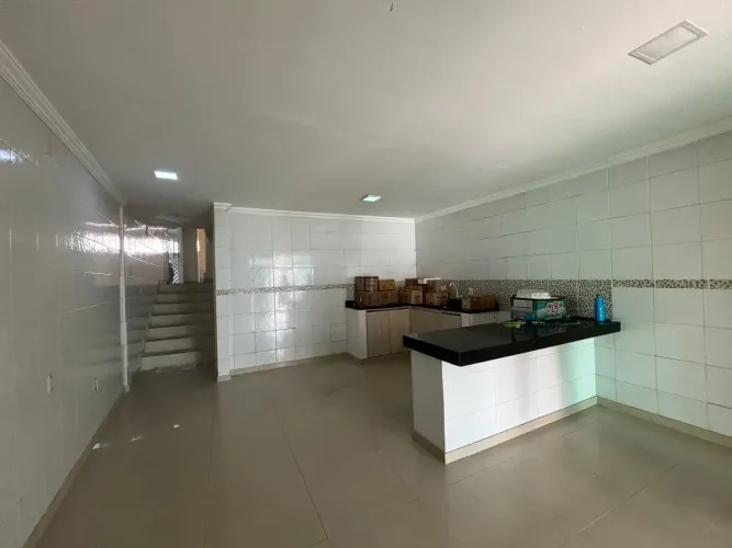 ALUGO OU VENDO CASA NA MATINHA CENTRO COM PISCINA