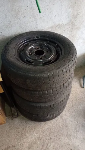 Vende se rodas de Brasília aro 14 c/ pneus