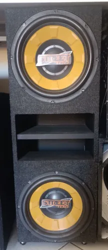 1 caixas com 2 Street 700 , com 200 RMS cada um.