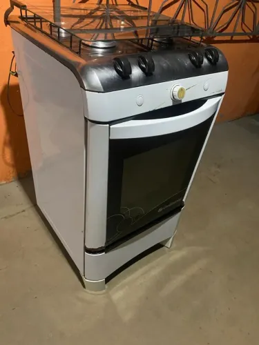 Fogão quatro bocas