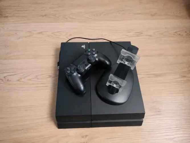 PlayStation 4 Fat com 1 controle, base carregadora ( Não entrego )