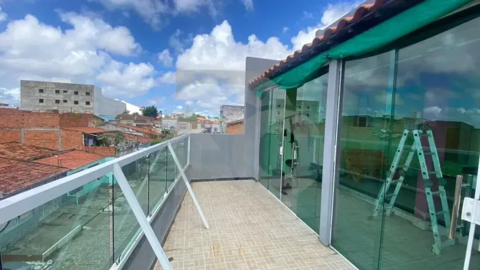 Prédio Comercial no Bairro Novo Paraiso - 168m², 4 Quartos, Quintal, 4 Garagens e Varanda