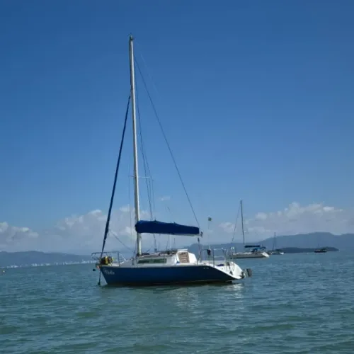 Veleiro Fast 230 + bote de apoio