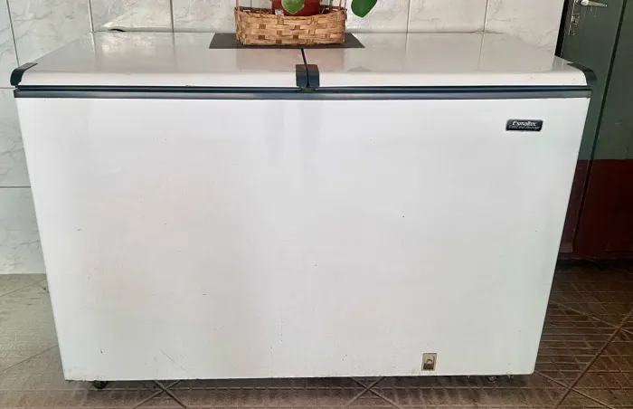Freezer Horizontal Esmaltec 439 Litros Branco 127V Usado
