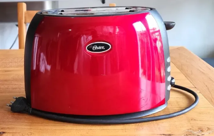 Torradeira Oster Vermelha Semi Nova 127V
