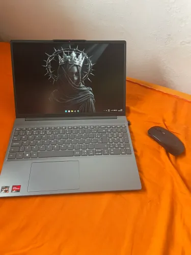 Lenovo slim 3 com ryzen 7