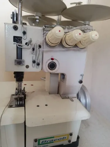 Máquina de costura colarete 