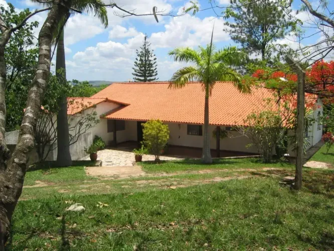 Fazenda/Sítio/Chácara para venda possui 800 metros quadrados com 4 quartos