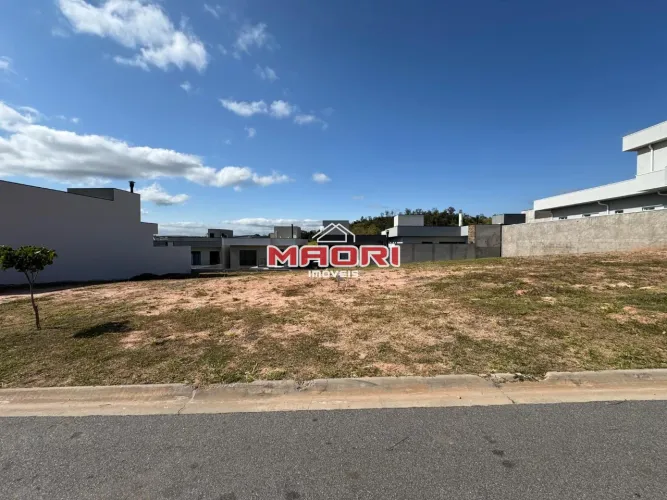 Terreno à venda no Condomínio Mont Alcino em Valinhos