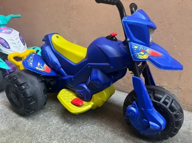 Moto elétrica Bandeirantes e motinha