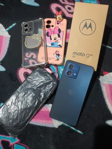 Moto G84 com defeito