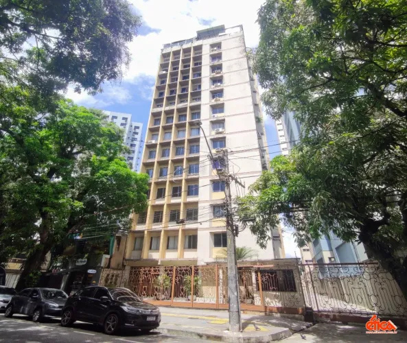 Ed. Monteiro Lopes em Batista Campos, apto 02 quartos sem vaga de garagem - Cod 270