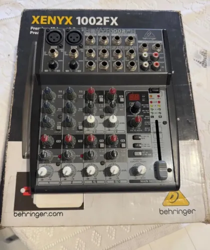 Mesa de som Behringer Xenyx 1002fx