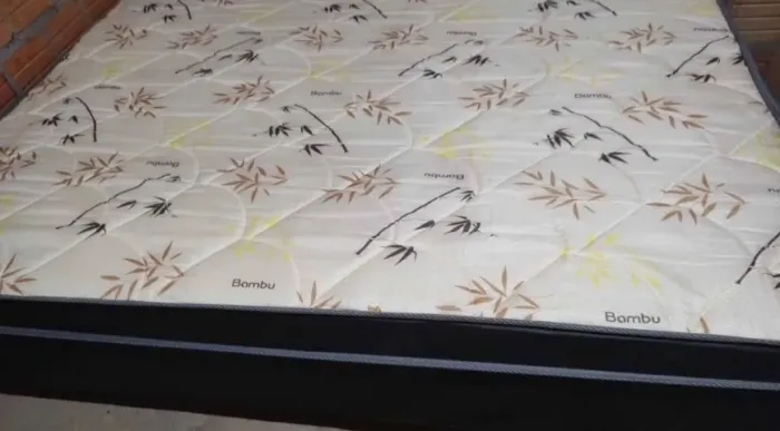 Cama box casal com molas (novo) hoje
