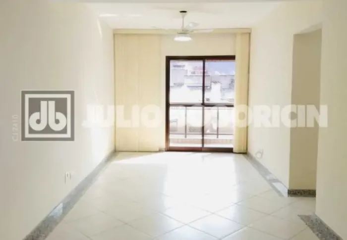 Apartamento confortável planta, 3 quartos , varanda, 1 suíte, 2 vagas na escritura, Oportu