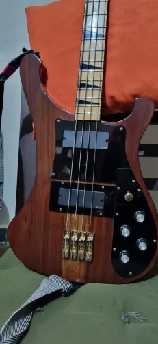 BAIXO 4C STUDEBACKER