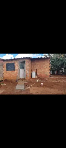 Lote com um barraco no lote 