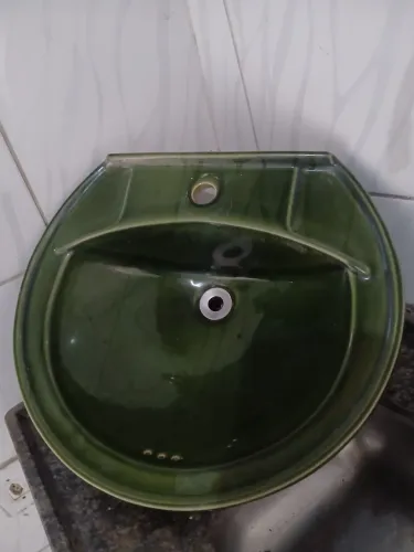 Vendo uma pia de banheiro 30 reais moro no bairro São Gabriel