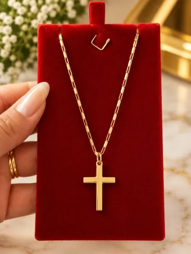 Cordão em ouro 18k com pingente de crucifixo