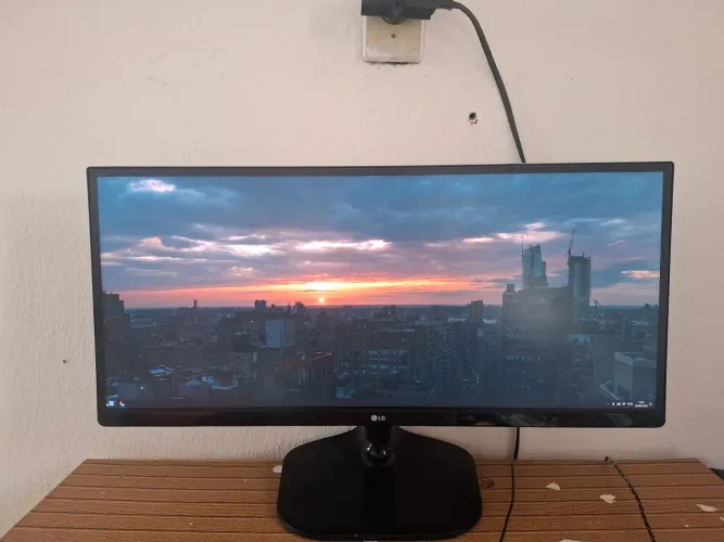Monitor 25 polegadas