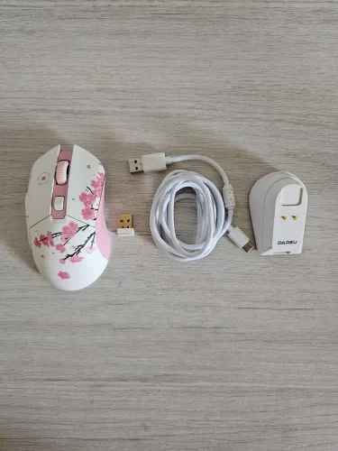 Mouse DAREU Sakura sem fio