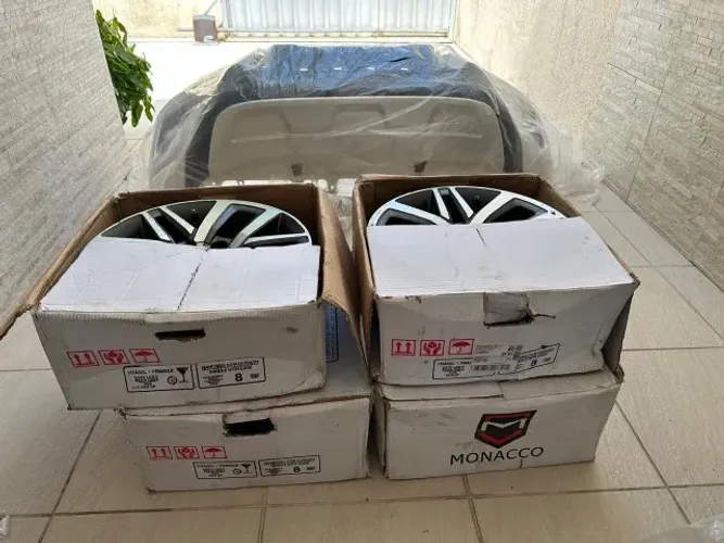 vendo jogo de aros 18 hilux sw4 2016 a 2020 
