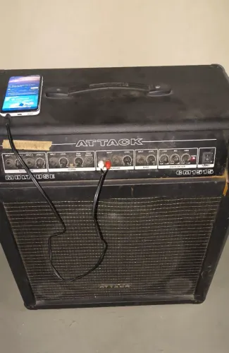 Caixa som antiga muito potente