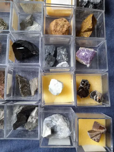 Coleção Tesouros da Terra minerais e pedras preciosas