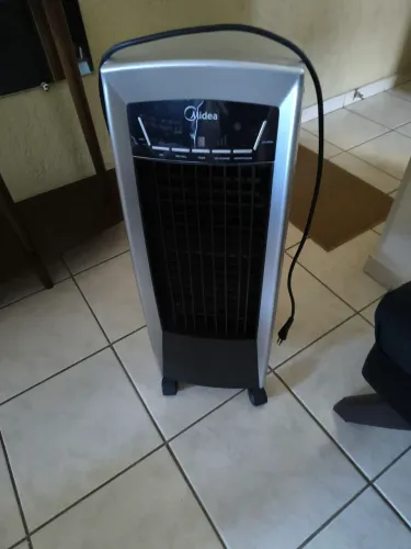 Vendo circulador de ar Midea com controle remoto 